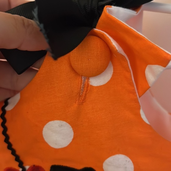 HALLOWEEN SMOCK SPIDER DRESS WITH POLKA DOTS AND BLACK BOWS - SIZE 6-9M - Picture 4 of 6